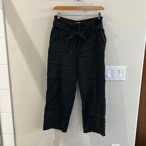 Level 99 linen blend pants, black size 28, style Natasha crop